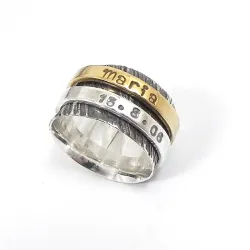 Spinner ring with name and date, hammered band lines with black rhodium plated