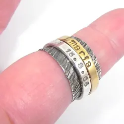 Spinner ring with name and date, hammered band lines with black rhodium plated