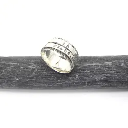 Spinner ring with monogram and date, hammered band lines with black rhodium plated