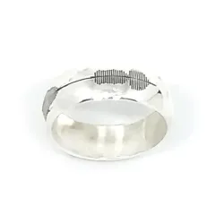 Ασημένιο δαχτυλίδι 6mm με χάραξη κυματομορφής ενός ήχου