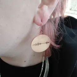 Σκουλαρίκια με κομμένη κυματομορφή ενός ήχου σε ασημένιο ροζ επιχρυσωμένο δισκάκι