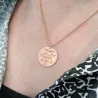 Ασημένιο ροζ επιχρυσωμένο κολιέ με τα στοιχεία γέννησης του κοριτσιού σας Ασημένιο ροζ επιχρυσωμένο κολιέ με τα στοιχεία γέννησης του κοριτσιού σας