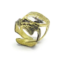 Handmade brass ring with black oxidation and white swarovski crystal GD1237