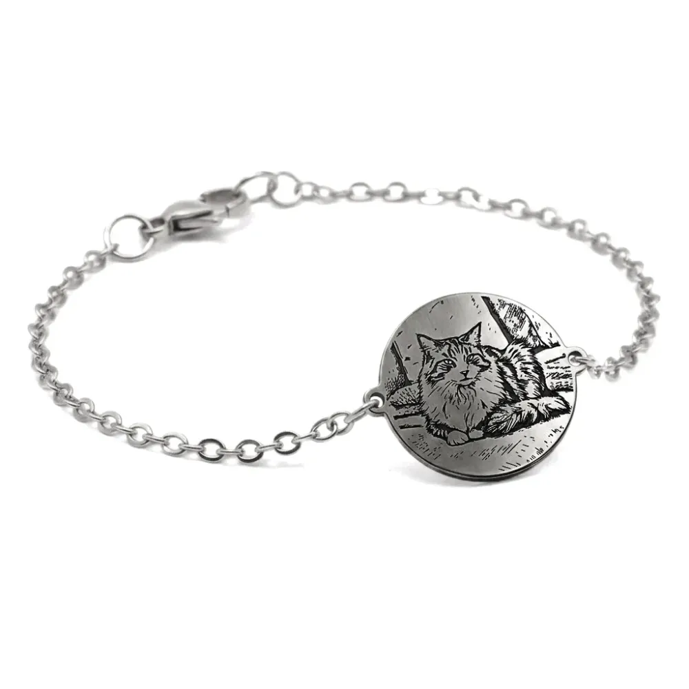 Bracelet with engraved photo on nickel siver disc, stainless steel chain