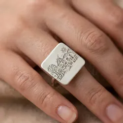 Ασημένιο δαχτυλίδι με χάραξη παιδικής ζωγραφιάς σε τετράγωνο