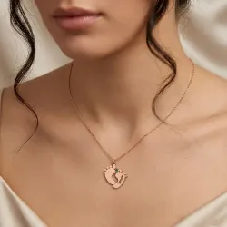 Ασημένιο ροζ επιχρυσωμένο κολιέ πατουσάκια με όνομα-ημερομηνία και swarovski