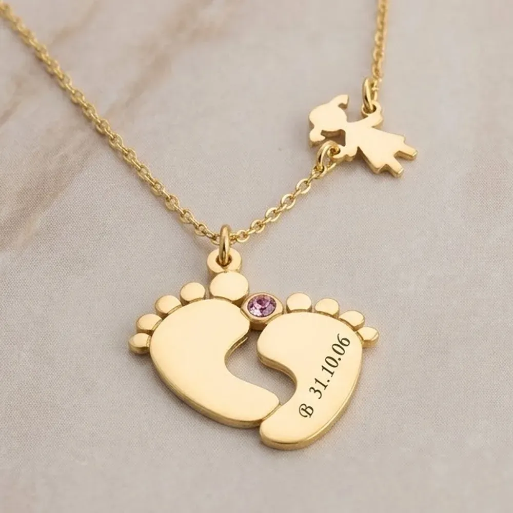 Ασημένιο επιχρυσωμένο κολιέ πατουσάκια, κοριτσάκι με μονόγραμμα, ημερομηνία και κρύσταλλo swarovski