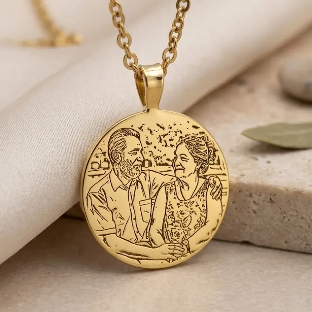 Silver gold plated pendant disc with photo engraving, stainless steel chain + date on the back