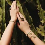 Adjustable Crossover Ring with Two Natural Stones – Green in gold-plated stainless steel | MY KOSMIMA