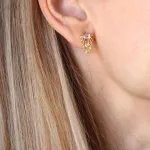Var Single Piercing Earring with Zirconia and Chain in gold-plated stainless steel | MY KOSMIMA