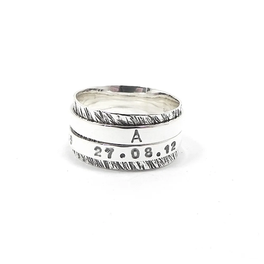Spinner ring with names Spinner ring with names