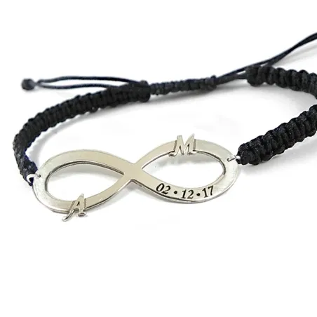 Ασημένιο επιπλατινωμένο βραχιόλι άπειρο με μονογράμματα και ημερομηνία με μαύρο κορδόνι μακραμέ