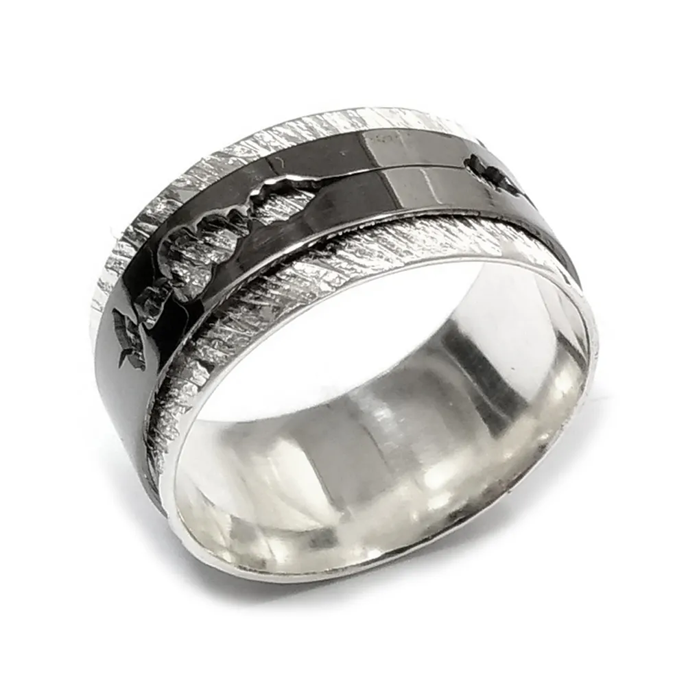 Sterling silver ring 10mm with sound waveform on a spinner with a black finish Sterling silver ring 10mm with sound waveform on a spinner with a black finish