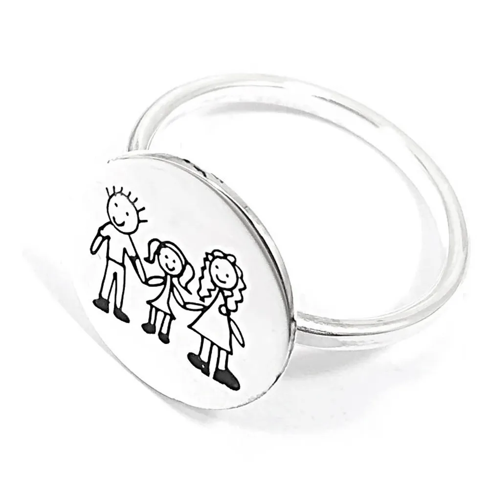 Sterling silver ring with engraved drawing Sterling silver ring with engraved drawing