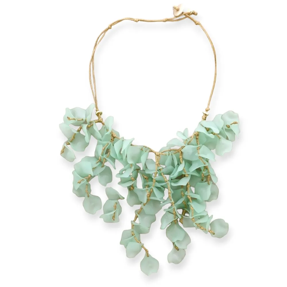 Necklace with resin leaves Necklace with resin leaves