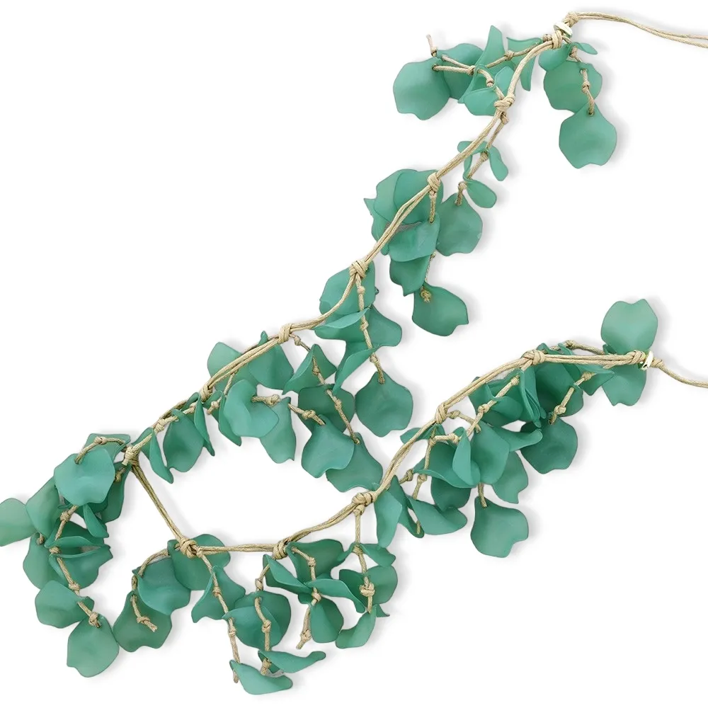 Necklace with resin leaves Necklace with resin leaves