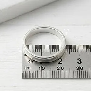 How to Find Your Ring Size: The Ultimate Guide